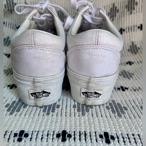 VANS Oldschool Stackform
Shoe Women's White Platform Sneakers, Size 9 - Picture 5 of 6